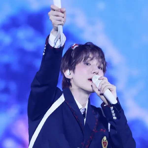 오늘 가장 사랑받은 백현 (EXO)의 모습