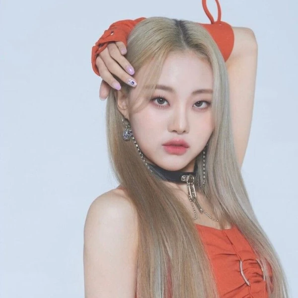 Shining profile picture of ション (Billlie) on today's Choeaedol