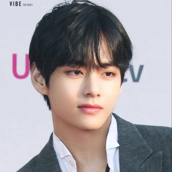 뷔 (방탄소년단) 팬심 가득한 인기 사진