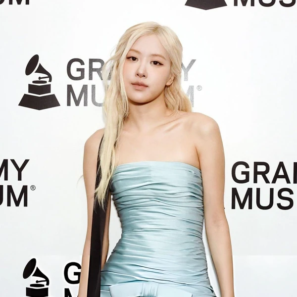 로제 (BLACKPINK) 팬심 가득한 인기 사진