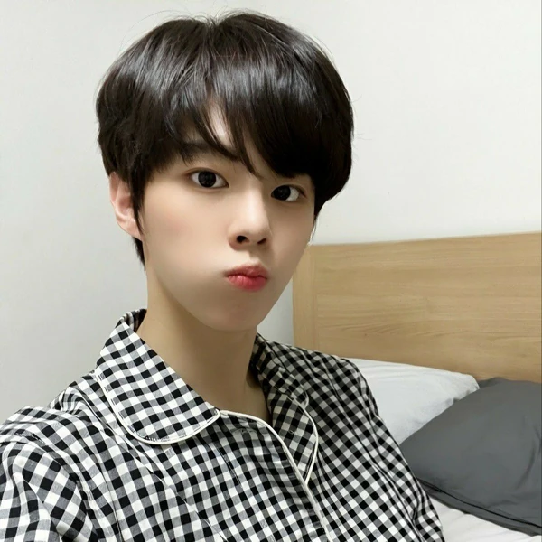 Top Photo Full of Kim Wooseok Love