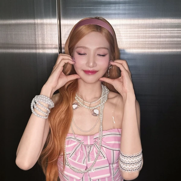 Top Photo Full of Joy (Red Velvet) Love