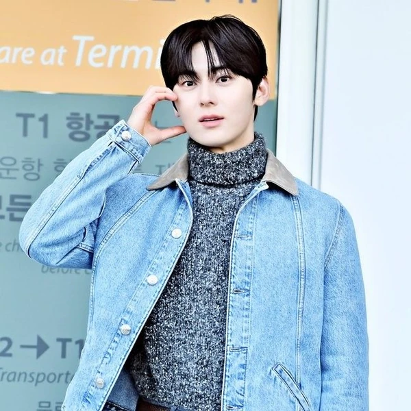 Top Photo Full of Hwang Minhyun Love