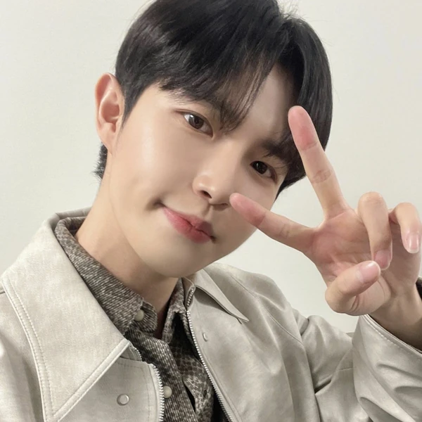 Penampilan Kim Jaehwan yang Paling Dicintai Hari Ini