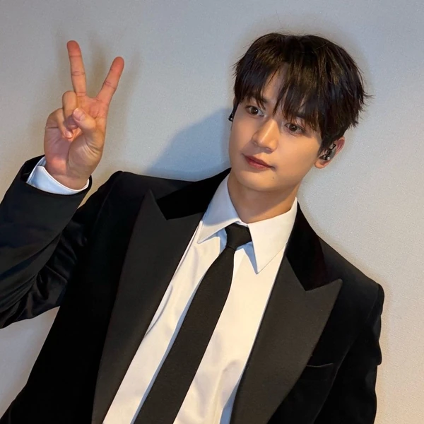 Top Photo Full of Minho (SHINee) Love