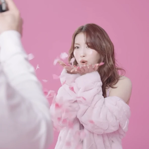 Today's Most Loved Momo (TWICE)