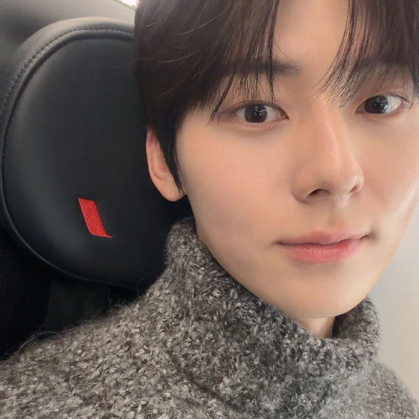 Momen Terbaik Hwang Minhyun Pilihan Penggemar