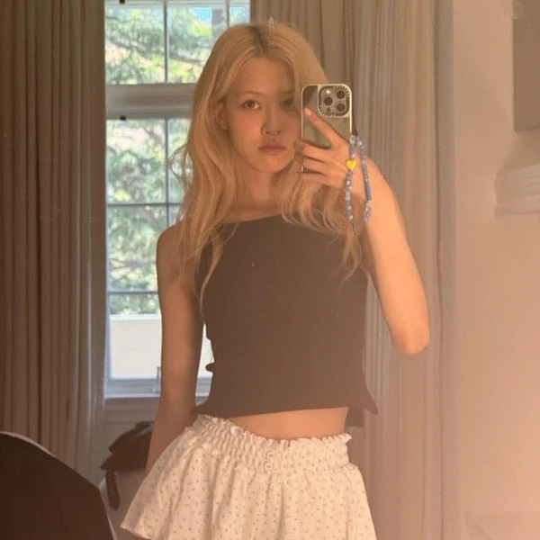 Today's Most Loved ROSÉ (BLACKPINK)