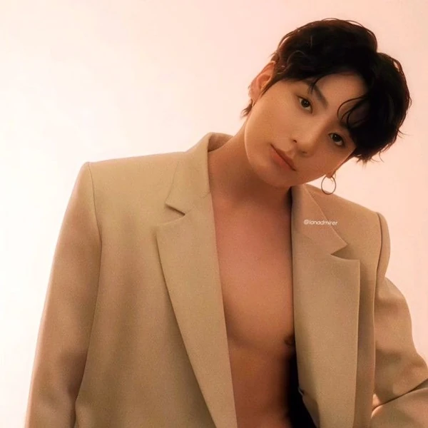 Foto perwakilan Jungkook (BTS) yang bersinar hari ini di Choeaedol