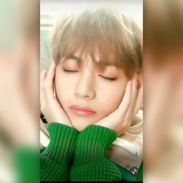 뷔 (방탄소년단) 팬심 가득한 인기 사진