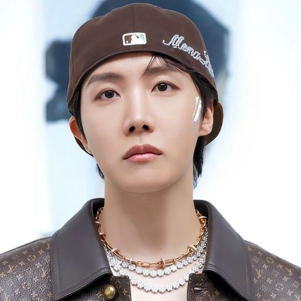 Momen Terbaik j-hope (BTS) Pilihan Penggemar