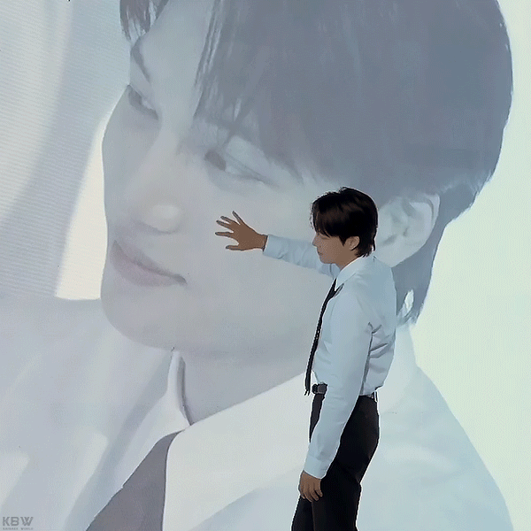 Foto Populer Penuh Cinta untuk Kai (EXO)