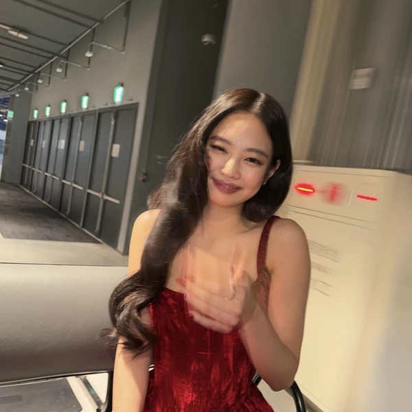 今日最も愛されたジェニー (BLACKPINK)の姿