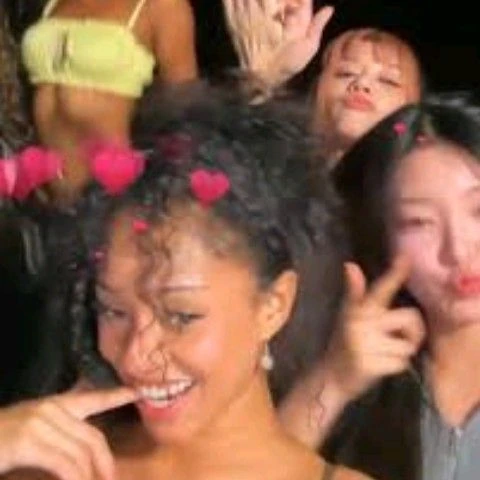 Top Photo Full of KATSEYE Love