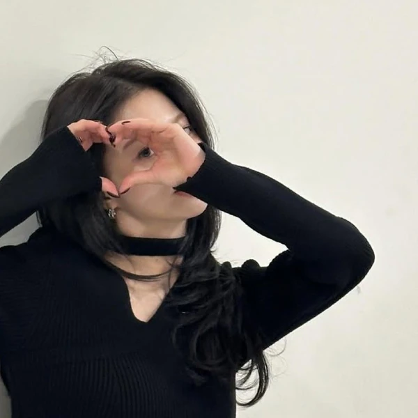 今天最受喜爱的李娜炅 (fromis_9)