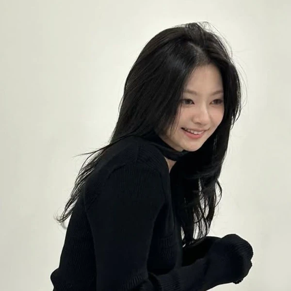 今天最受喜爱的李娜炅 (fromis_9)