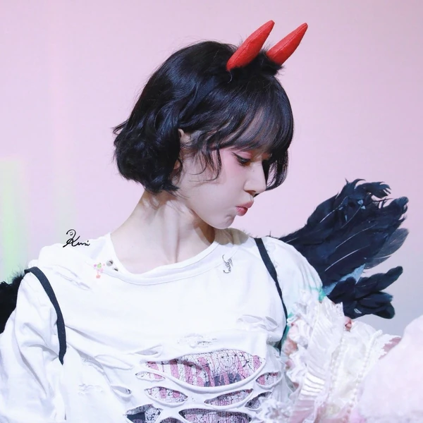 Today's Most Loved Sakura (LE SSERAFIM)