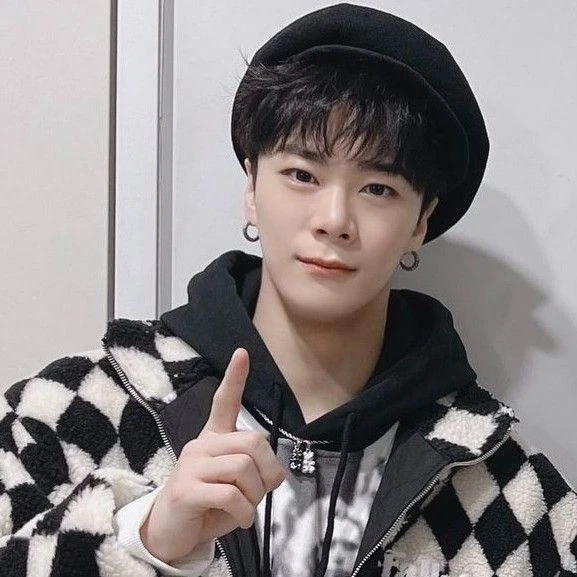 Top Photo Full of Moonbin (ASTRO) Love