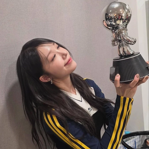 Today's Most Loved Jeong Eunji (Apink)