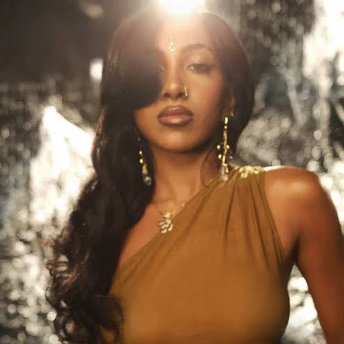 Top Photo Full of Lara (KATSEYE) Love