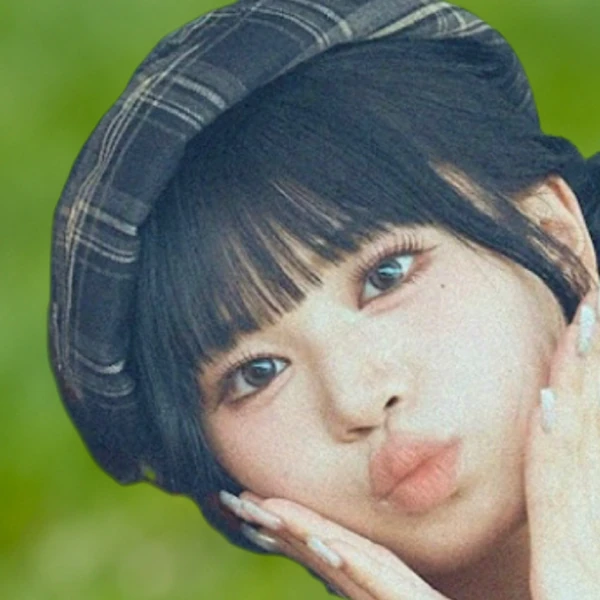 Signature photo of Murakami Rinon (ME:I) capturing their charm