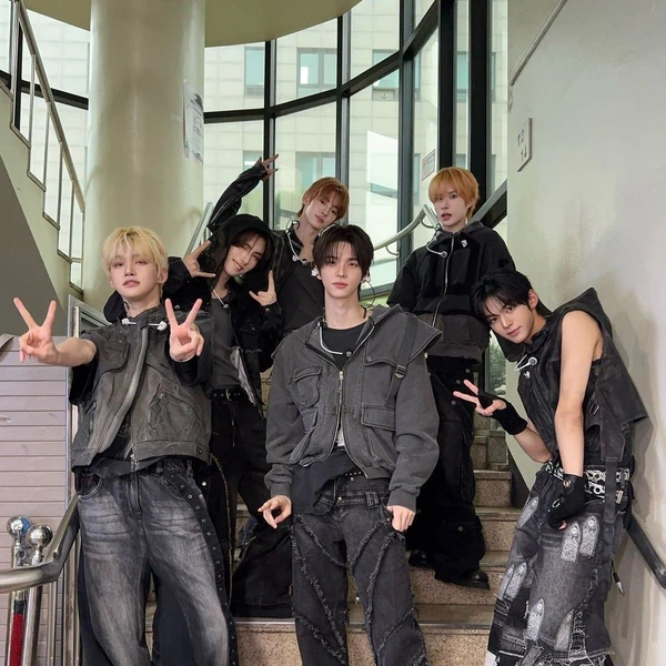 Top Photo Full of TWS Love