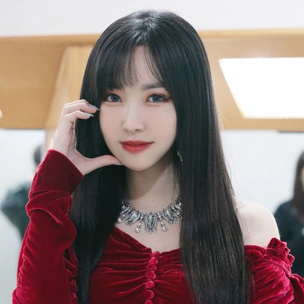 Top Photo Full of Yuju (GFRIEND) Love