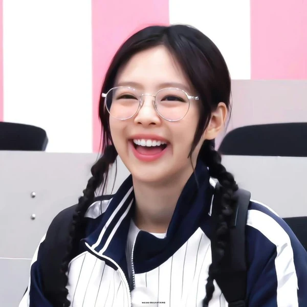 오늘 가장 사랑받은 제니 (BLACKPINK)의 모습