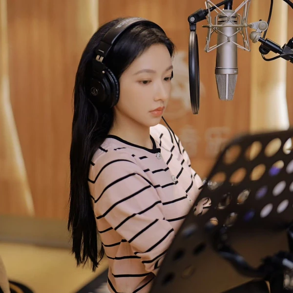 Today's Most Loved Cheng Xiao