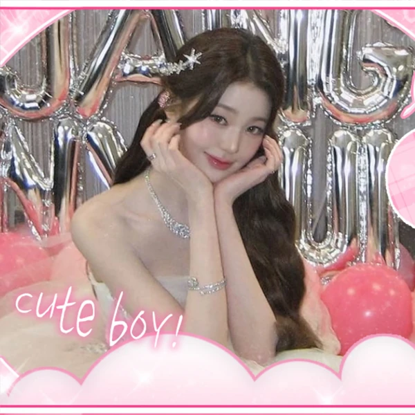 Signature photo of Jang Wonyoung (IVE) capturing their charm