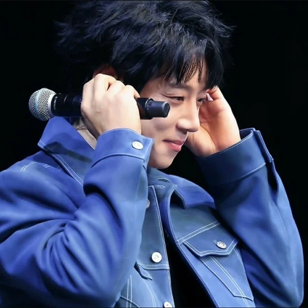 Top Photo Full of Hwang Chiyeol Love