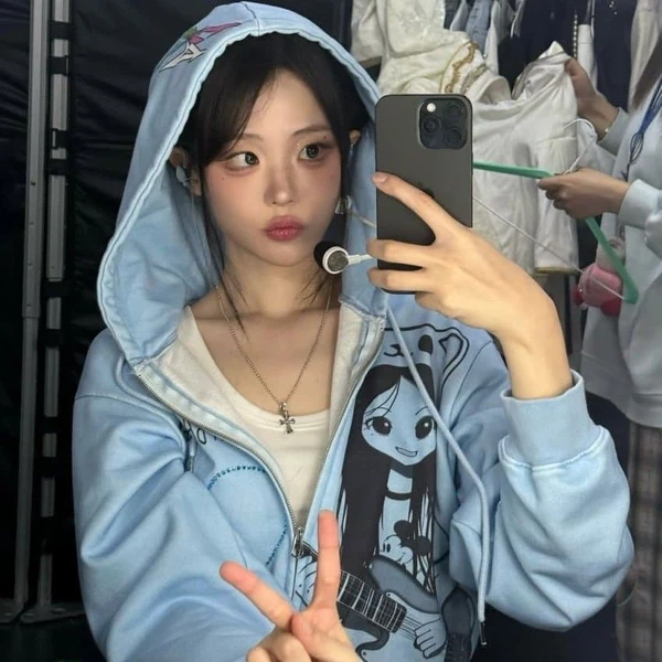 Top Photo Full of Hina (QWER) Love