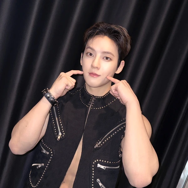 Top Photo Full of Lee Minhyuk (BTOB) Love