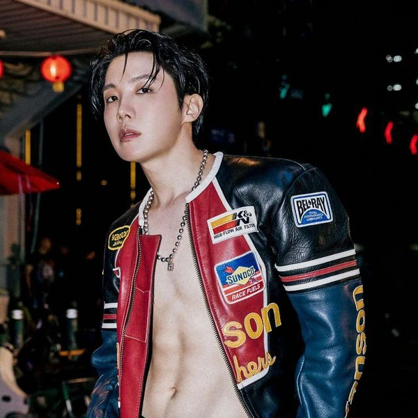 Penampilan j-hope (BTS) yang Paling Dicintai Hari Ini