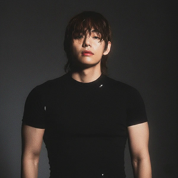 오늘 가장 사랑받은 뷔 (방탄소년단)의 모습