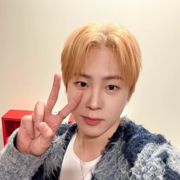 Today's Most Loved Ha Sungwoon