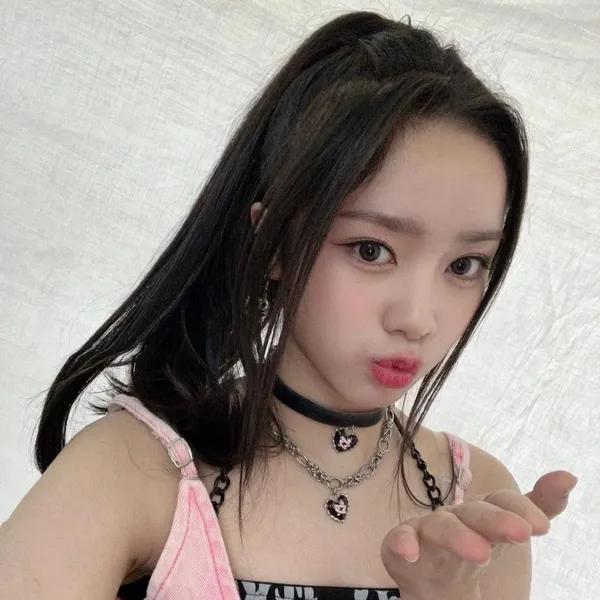 Today's Most Loved Elisia (UNIS)