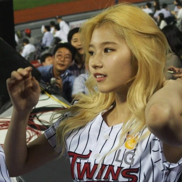 ファンが選んだサナ (TWICE)最高の瞬間