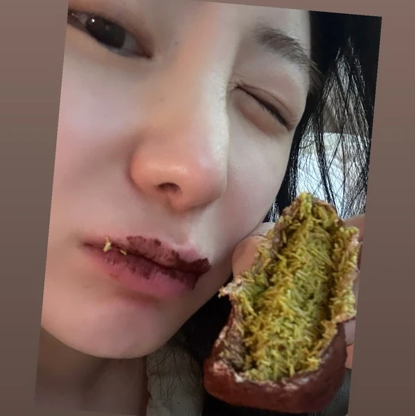 Popular profile picture of 李彩演 loved by fans