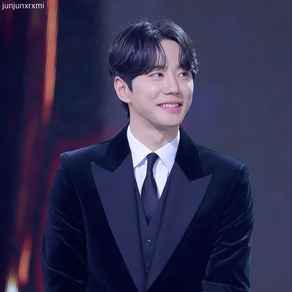 Top Photo Full of Lee Junyoung Love