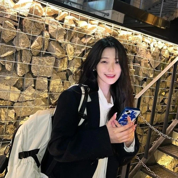 Top Photo Full of Baek Jiheon (fromis_9) Love