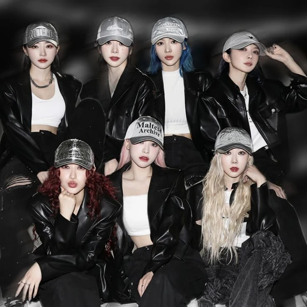 Signature photo of DREAMCATCHER capturing their charm