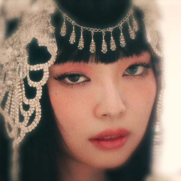 今日最も愛されたジェニー (BLACKPINK)の姿