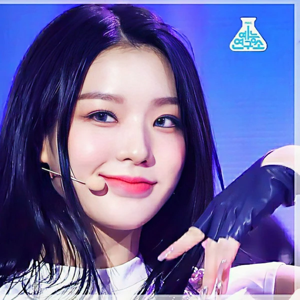 充滿粉絲愛意的秀潭人氣照片