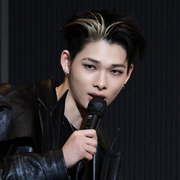 Signature photo of NI-KI (ENHYPEN) capturing their charm