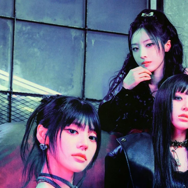 Signature photo of ARTMS capturing their charm