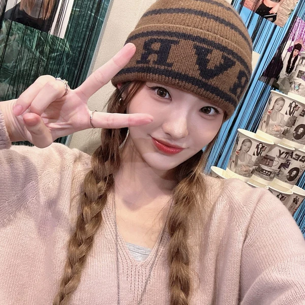 Signature photo of Kelly (TRI.BE) capturing their charm