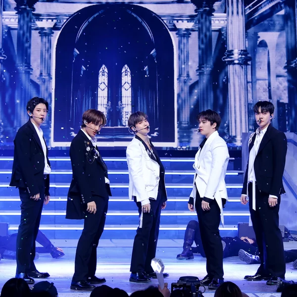 今日最受喜愛的EXO