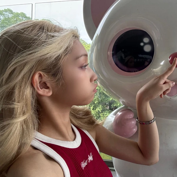 젤리 당카 (유니스) 팬심 가득한 인기 사진