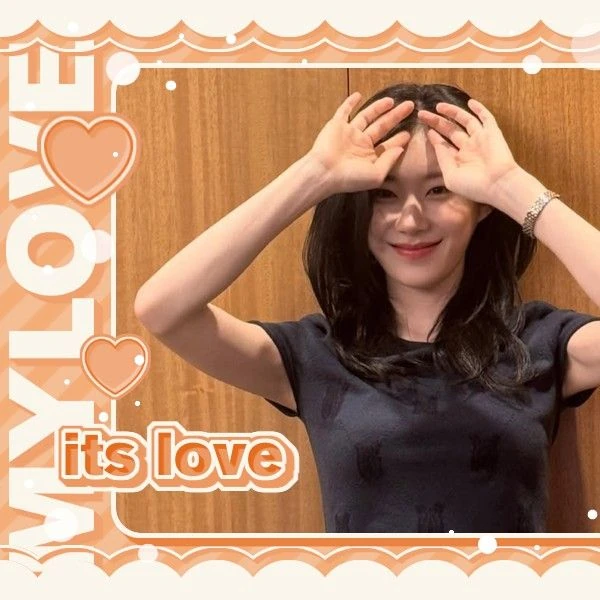 오늘 가장 사랑받은 채령 (ITZY)의 모습